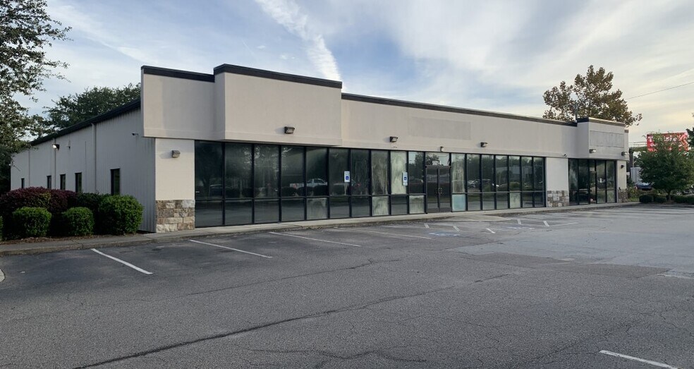 Primary Photo Of 5601 Market St, Wilmington Office For Sale