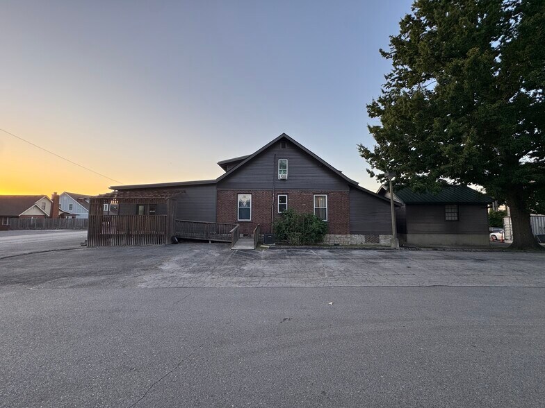 More Photos Of 2610 Westwood Dr, Nashville Office For Lease