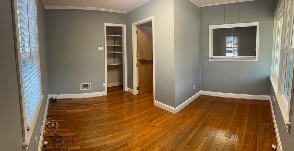 More Photos Of 1934 N Pleasantburg Dr, Greenville Medical For Lease
