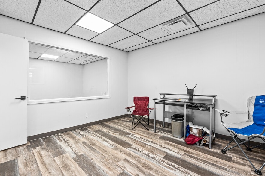 More Photos Of 100 N 11th St, Van Buren Warehouse For Sale