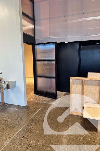More Photos Of 2321 Wolcott St, Ferndale Office For Lease