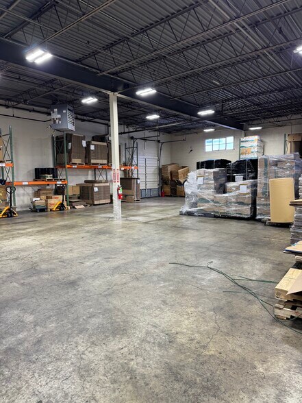 More Photos Of 150 Commerce Rd, Carlstadt Warehouse For Lease