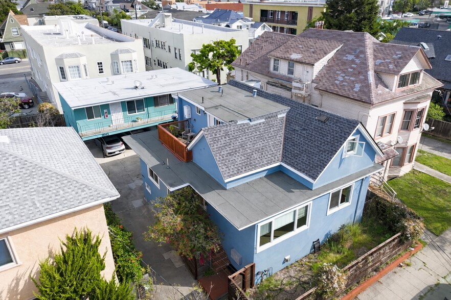 Primary Photo Of 2045 Emerson St, Berkeley Apartments For Sale