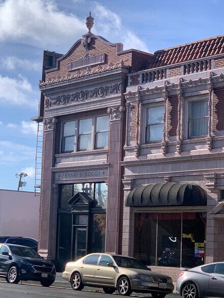 More Photos Of 945 N El Dorado St, Stockton Apartments For Lease