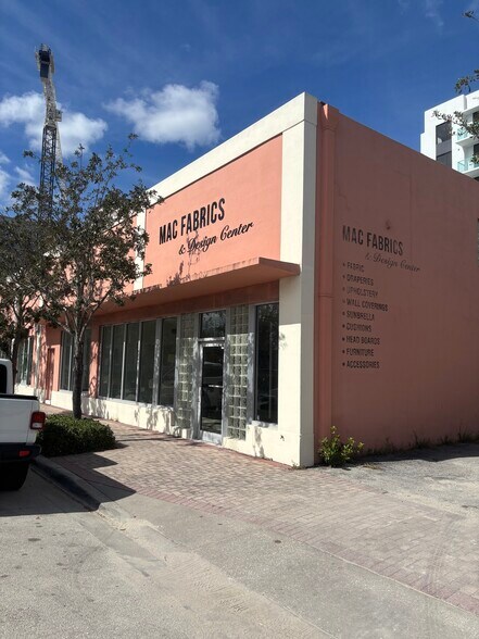 More Photos Of 535 24th St, West Palm Beach Showroom For Lease