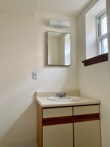 More Photos Of 17 Prince St, Kingston Apartments For Sale