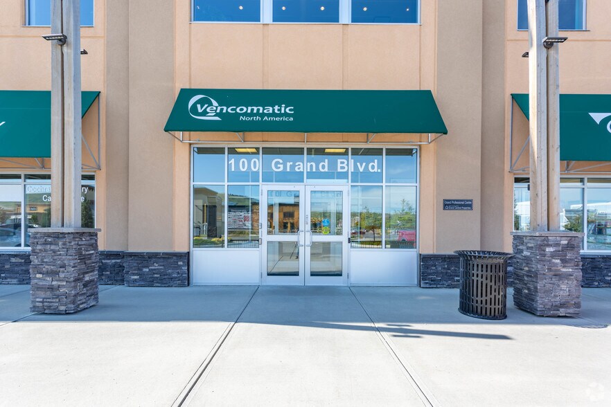 More Photos Of 100 Grand Blvd, Cochrane Medical For Lease