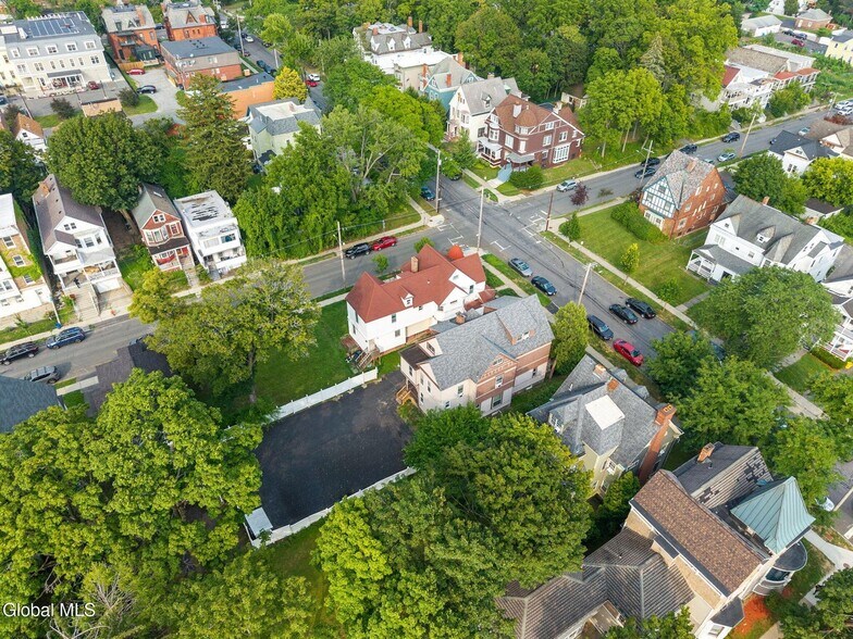 More Photos Of 113 S Lake Ave, Albany Apartments For Sale