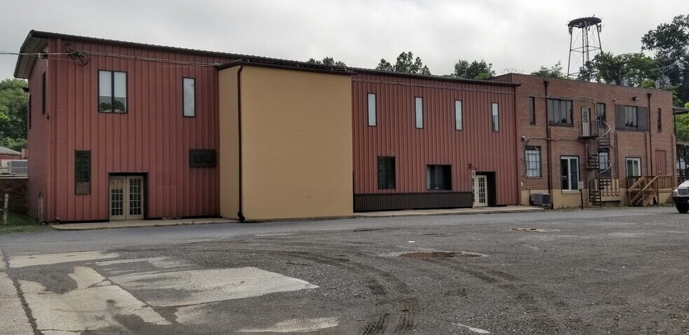 More Photos Of 2601 Emory Rd, Finksburg Flex For Lease