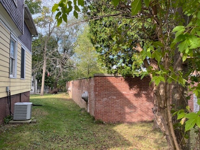 More Photos Of 574 S McAlister Ave, Waukegan Schools For Sale