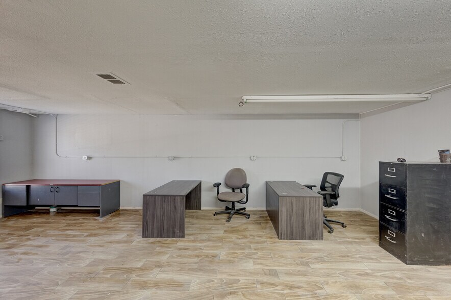 More Photos Of 8002-8004 Homestead, Houston Freestanding For Sale