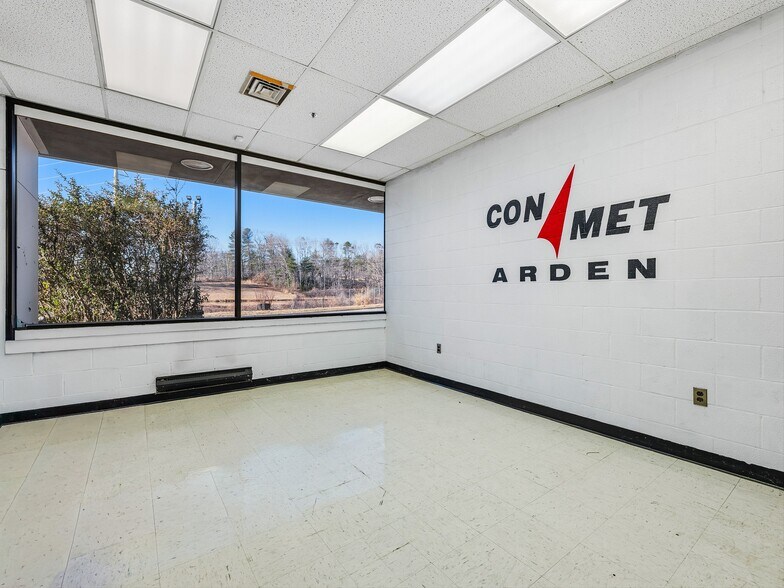 More Photos Of 90 Christ School Rd, Arden Distribution For Lease