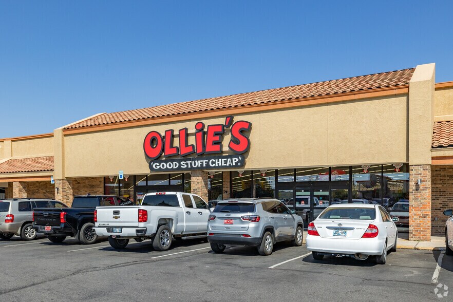 More Photos Of 1300-1401 Gateway Plz, Midwest City General Retail For Sale