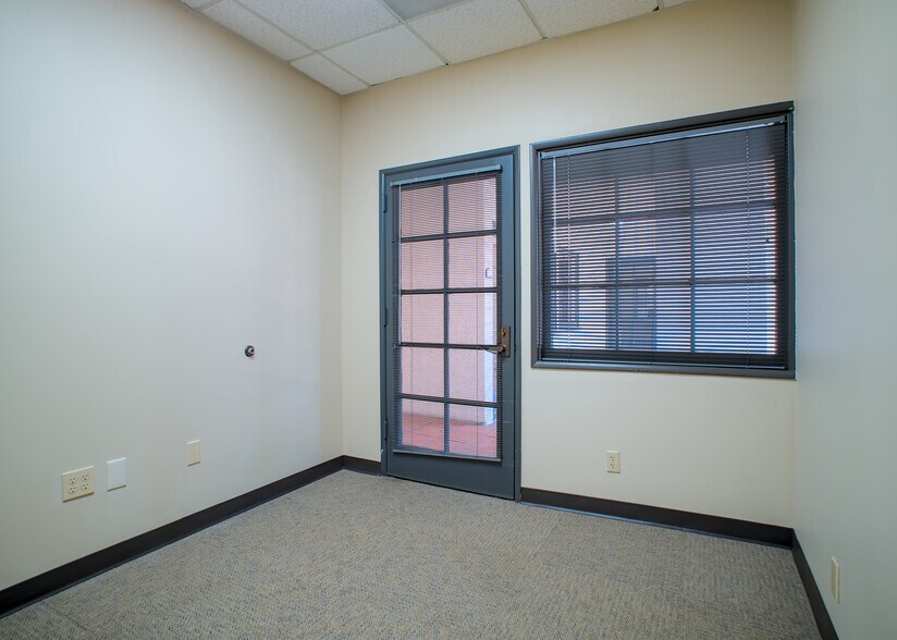 More Photos Of 1611 E 4th St, Santa Ana Loft Creative Space For Lease