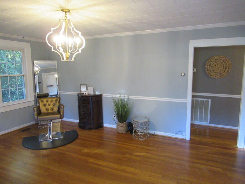 More Photos Of 1704 Gastonia Hwy, Lincolnton Office For Lease