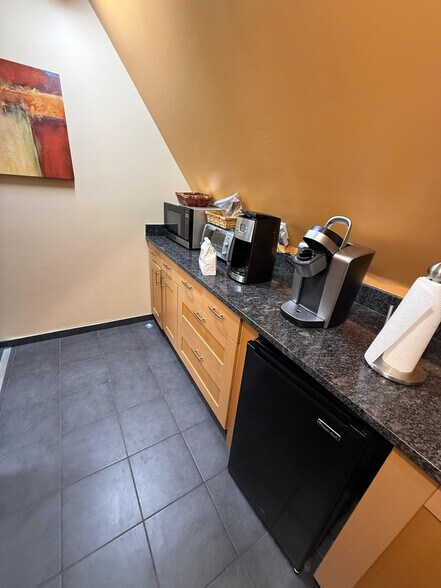 More Photos Of 288 Walnut St, Newton Office For Lease