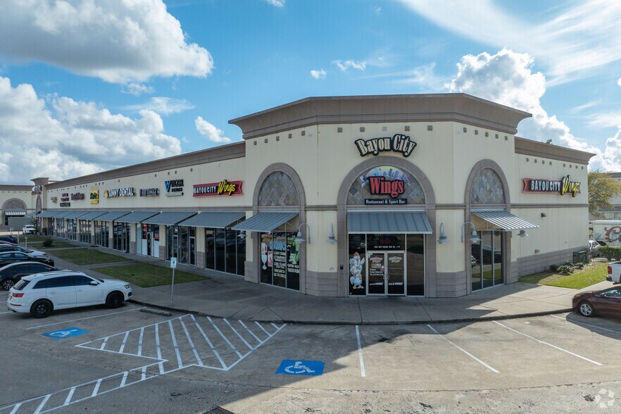 More Photos Of 12802-12808 Gulf Fwy, Houston Unknown For Lease