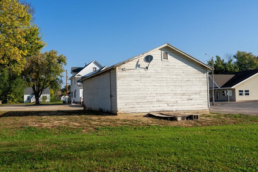 More Photos Of 507 W Wisconsin St, Sparta Flex For Sale