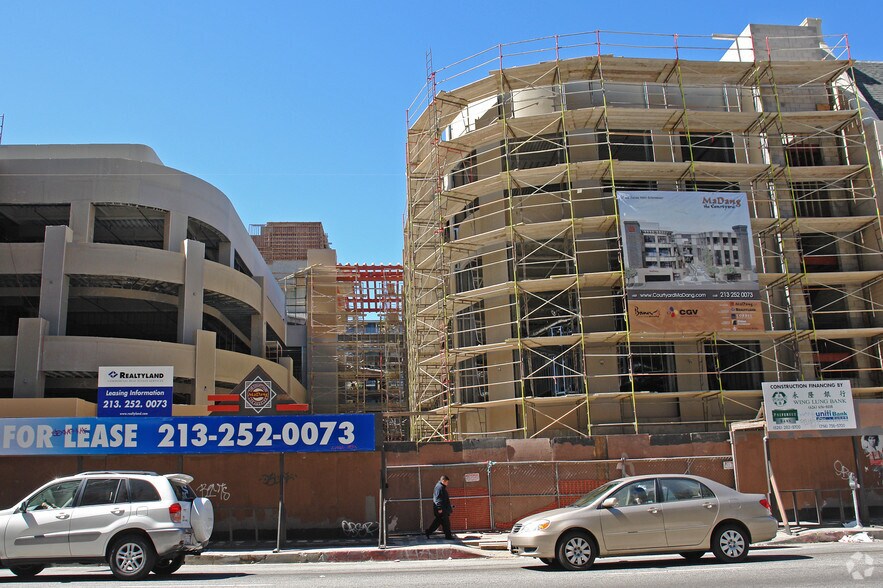 More Photos Of 621 S Western Ave, Los Angeles General Retail For Sale