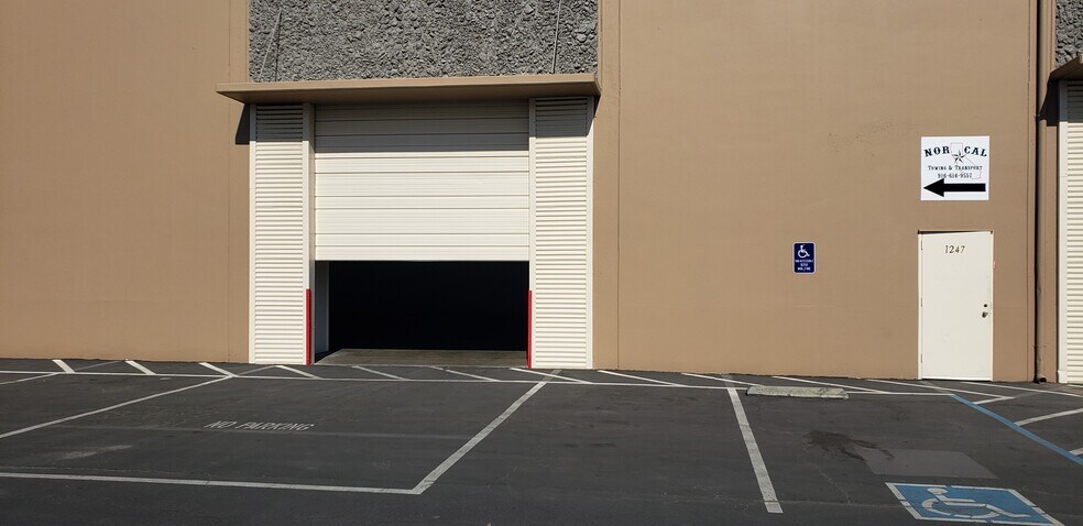 More Photos Of 2151 Blumenfeld Dr, Sacramento Manufacturing For Lease