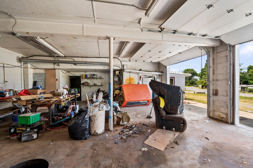 More Photos Of 5326 Main St, Walkertown Service For Sale