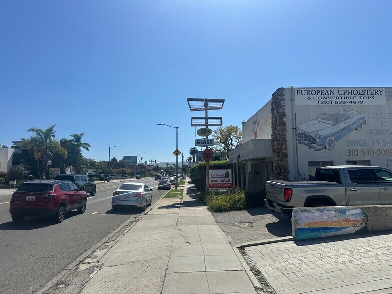 More Photos Of 319 S Pacific Coast Hwy, Redondo Beach General Retail For Lease