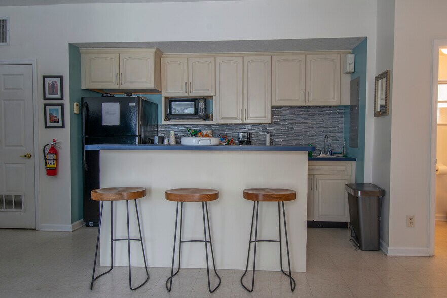 More Photos Of 2426 NE Letitia St, Jensen Beach Storefront Retail Residential For Sale