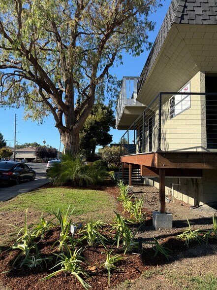 More Photos Of 558 Brewster Ave, Redwood City Loft Creative Space For Lease