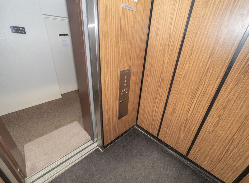 More Photos Of 4 Robert St, Arnprior Apartments For Sale