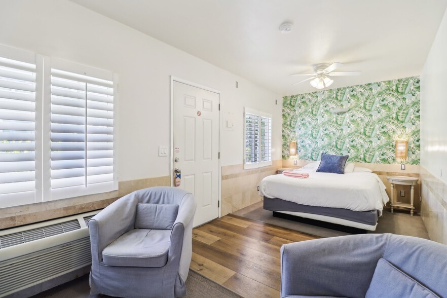 More Photos Of 370 Orange Ave, Coronado Hotel For Sale