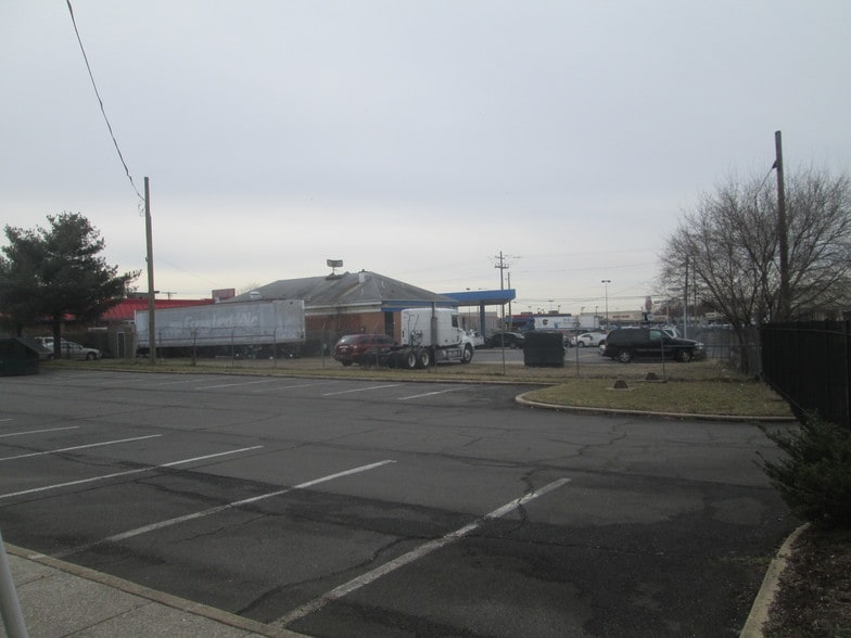 More Photos Of 4900 Indian Head Hwy, Oxon Hill General Retail For Sale