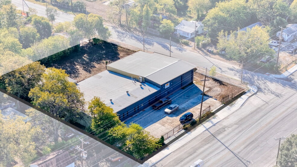 More Photos Of 4714 S Zarzamora St, San Antonio Auto Repair For Sale