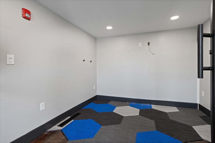 More Photos Of 300 South St, Simpsonville Apartments For Lease