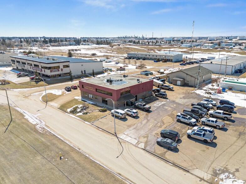 More Photos Of 6002 50 Ave, Lloydminster Freestanding For Sale