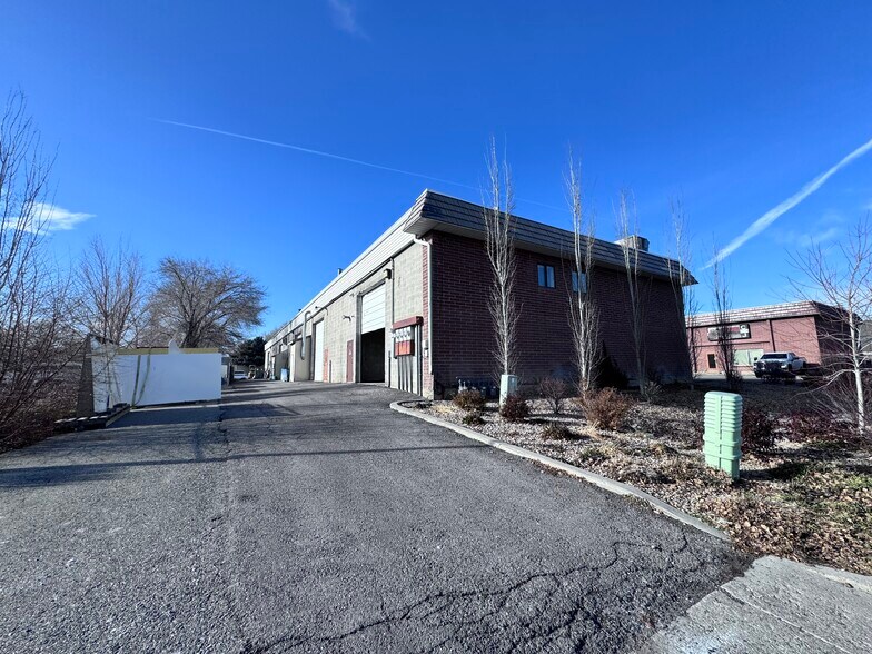 More Photos Of 8106 S 1460 W, West Jordan Light Manufacturing For Lease