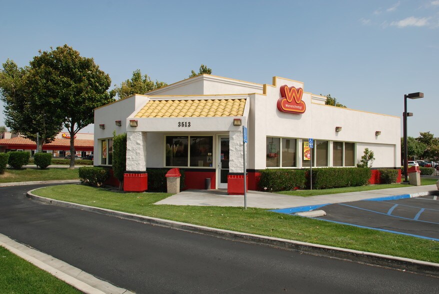 More Photos Of 3647-3695 W Florida Ave, Hemet Freestanding For Lease