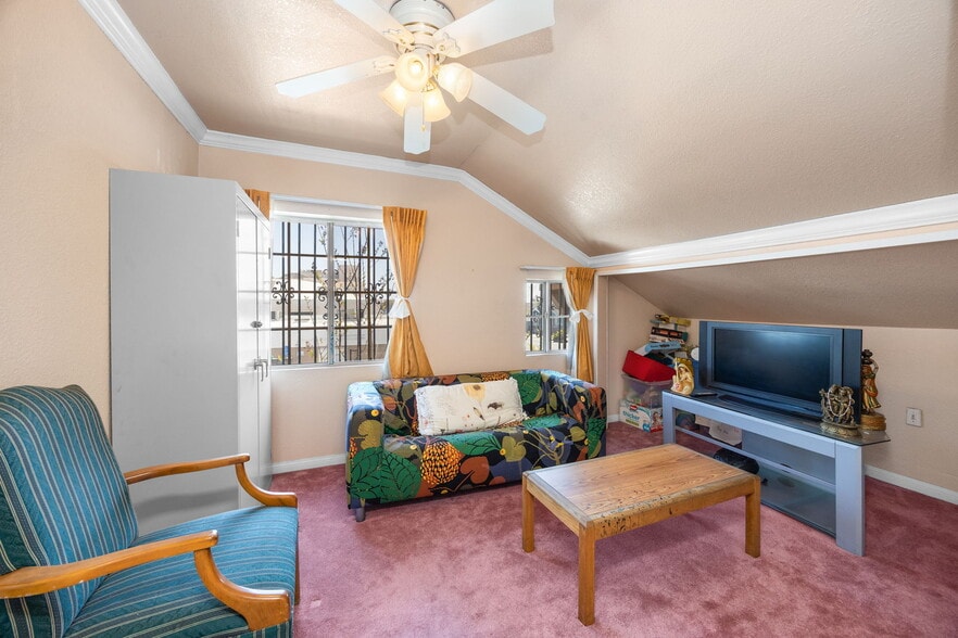 More Photos Of 451 E Vernon Ave, Los Angeles Hotel For Sale