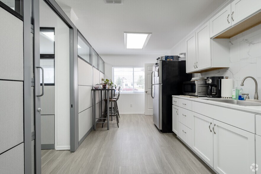 More Photos Of 1206 W Slaughter Ln, Austin Office For Lease