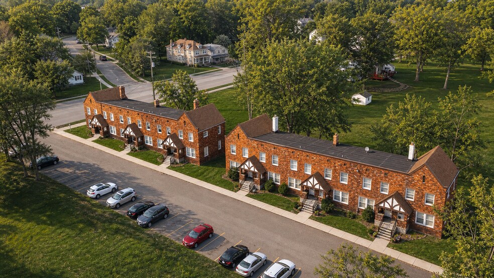 More Photos Of 25 Maynard Ct, Pontiac Apartments For Sale