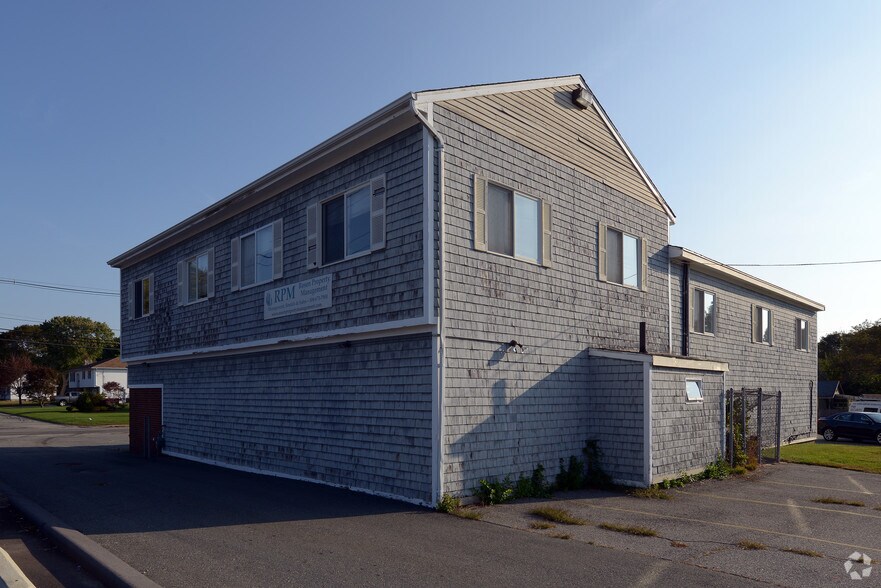 More Photos Of 310-312 Wilbur Ave, Swansea Office For Lease