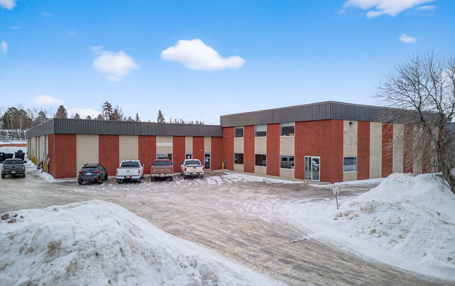 More Photos Of 32 Rayborn Cres, St. Albert Service For Sale