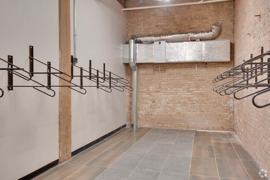 More Photos Of 924 W 19th Pl, Chicago Loft Creative Space For Lease