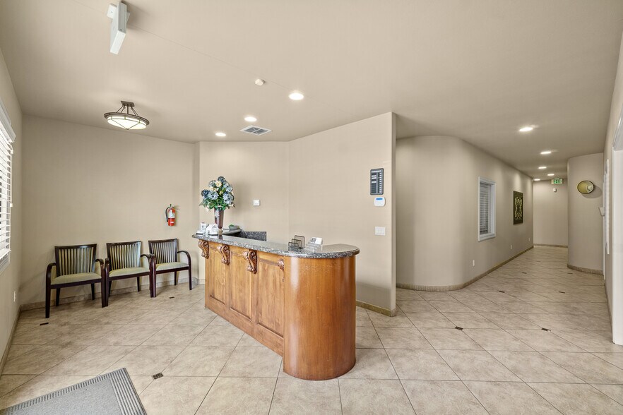 More Photos Of 131 E Kern Ave, Tulare Medical For Lease