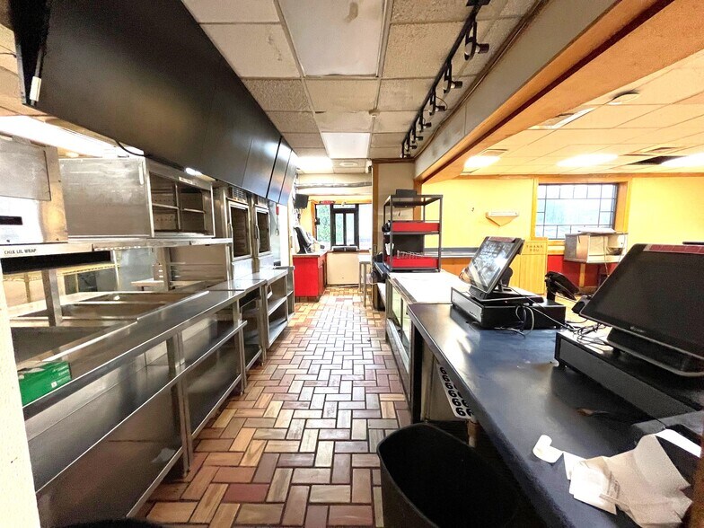 More Photos Of 1306 Memorial Blvd, Connellsville Fast Food For Lease