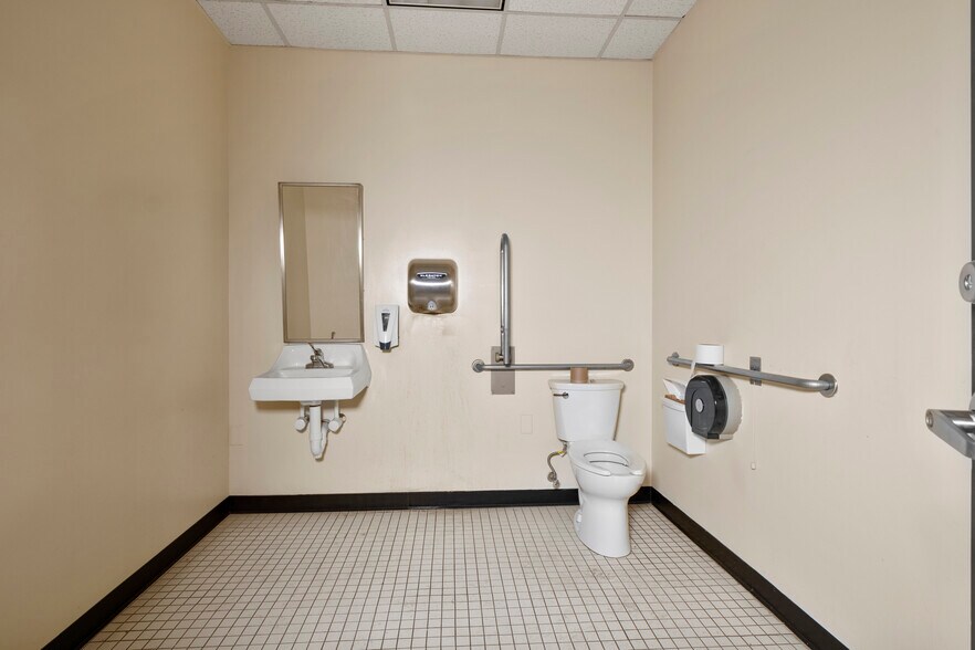 More Photos Of 273 Asylum St, Hartford Office For Sale