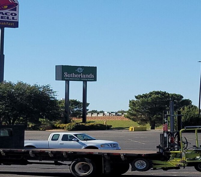 More Photos Of 210 SE Georgia Ave, Sweetwater General Retail For Sale