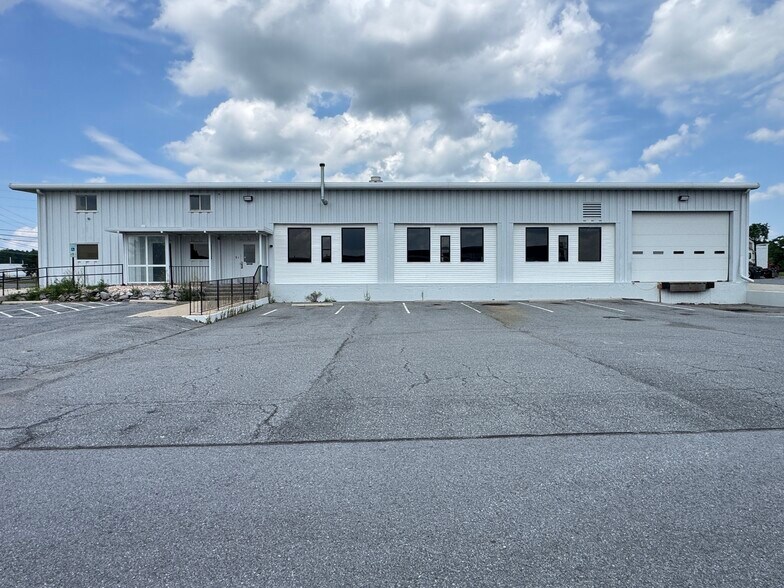 More Photos Of 14515 Industry Dr, Hagerstown Warehouse For Lease