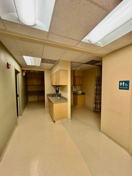 More Photos Of 225 Erdman St, Bangor Freestanding For Lease