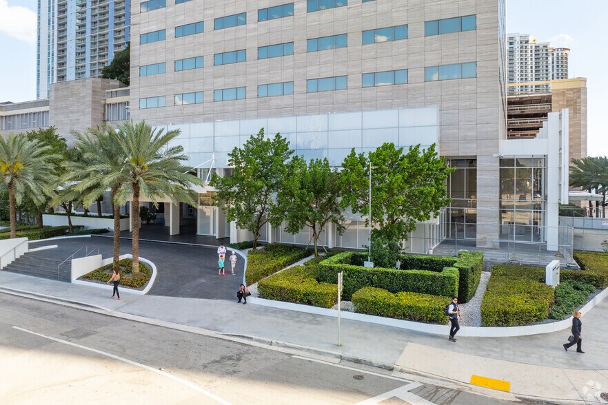 More Photos Of 201 S Biscayne Blvd, Miami Office Residential For Lease