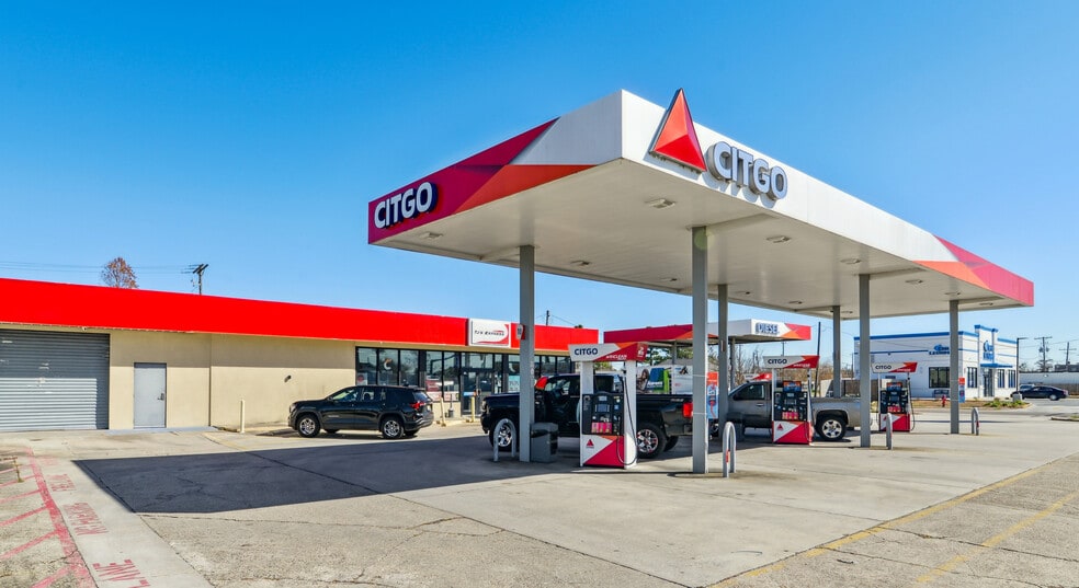 Primary Photo Of 7571 W Judge Perez Dr, Arabi Freestanding For Sale